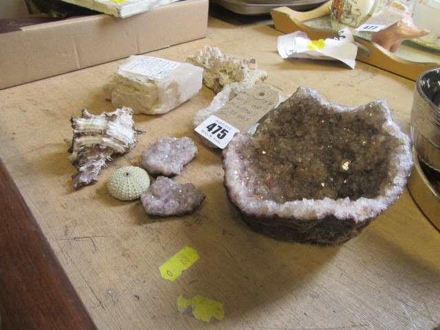 QUANTITY OF MINERALS AND GEODS ETC Image