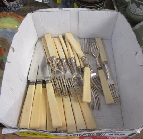 BOX OF DESSERT KNIVES AND FORKS Image