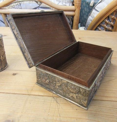 JAPANESE SILVER PLATED BOX AND PEPPER GRINDER Image