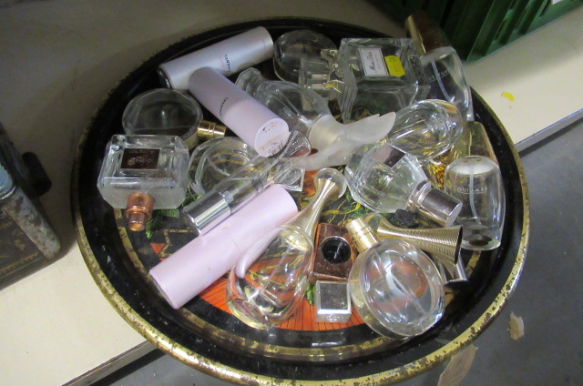 VARIOUS PERFUME BOTTLES Image