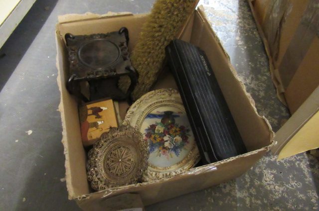 BOX OF MISCELLANEOUS ITEMS Image