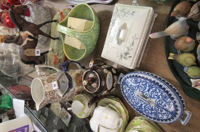 QUANTITY OF CERAMICS Image