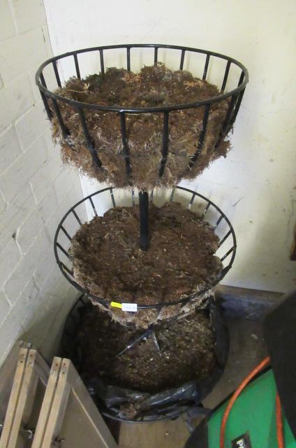 THREE TIER WIRE PLANTER Image