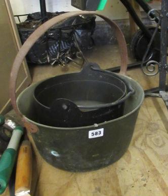 JAM PAN AND METAL STAND ETC Image