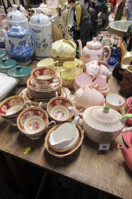 QUANTITY OF MIXED CHINA TEAWARE Image