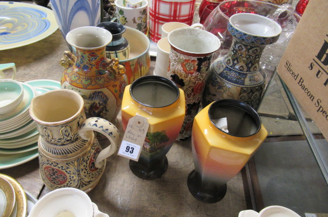 QUANTITY OF VASES Image