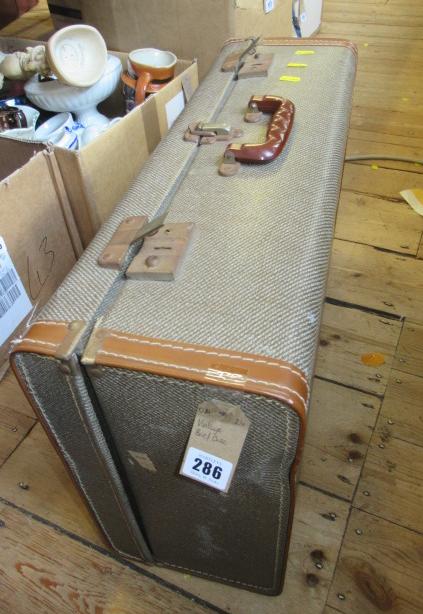 VINTAGE SUITCASE Image