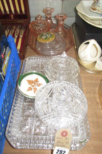 QUANTITY OF GLASS (SOME HAND PAINTED) Image