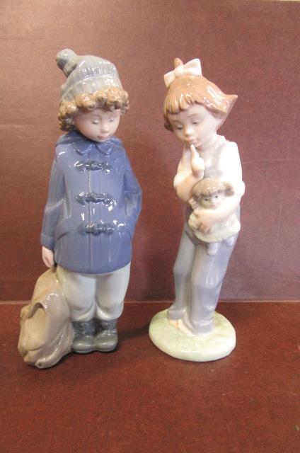 TWO NAO FIGURES Image