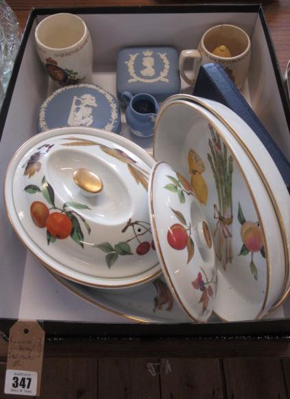 BOX WITH EVESHAM JASPERWARE ETC Image