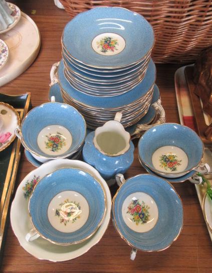CRESCENT  TEA SET Image
