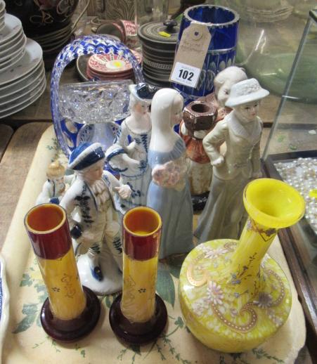 TRAY OF ORNAMENTS ETC Image