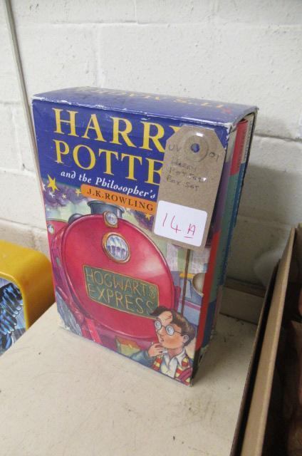 HARRY POTTER BOX SET OF BOOKS Image