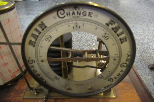 LEADBETTER AND PETERS RETAILED BAROGRAPH WITH EXTRA PAPERS Image