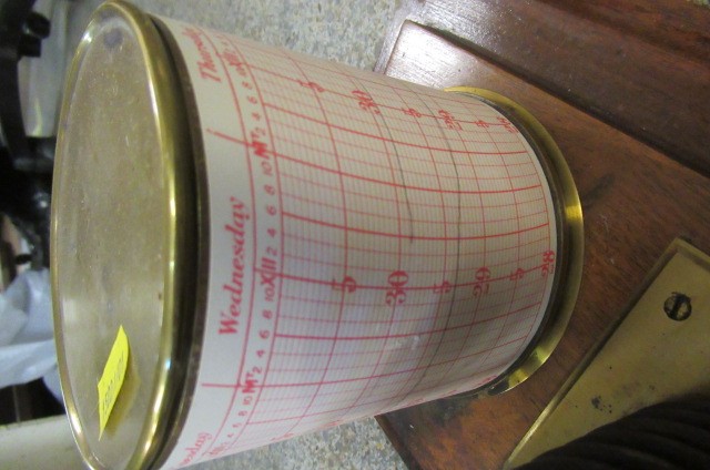 LEADBETTER AND PETERS RETAILED BAROGRAPH WITH EXTRA PAPERS Image