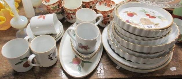 QUANTITY OF ROYAL WORCESTER EVESHAM CERAMICS Image