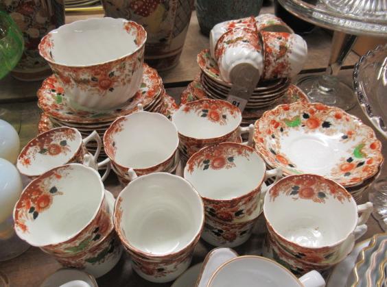 QUANTITY OF CERAMICS Image