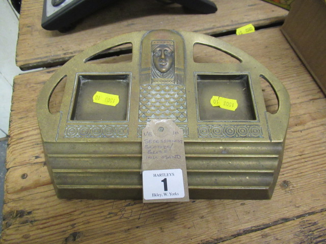 BRASS DESK STAND Image