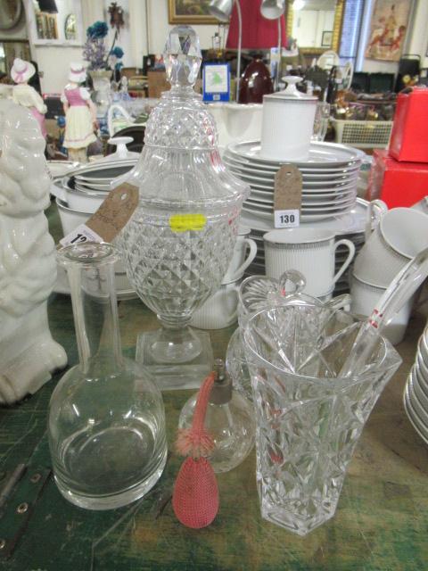 QUANTITY OF GLASS Image
