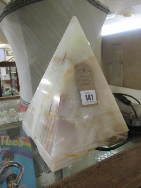 ONYX PYRAMID LAMP Image