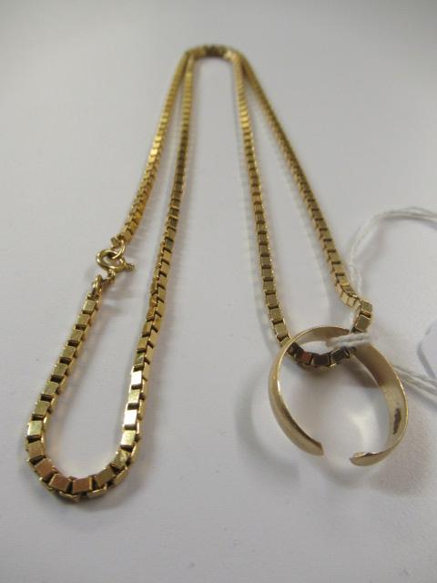 9CT GOLD NECKLACE AND 9CT GOLD RING Image