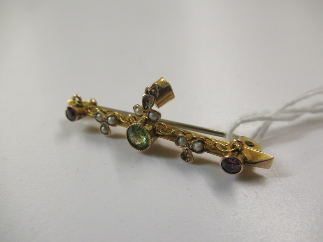 9CT GOLD BROOCH Image
