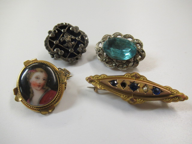 FOUR BROOCHES INCLUDING 9CT GOLD Image