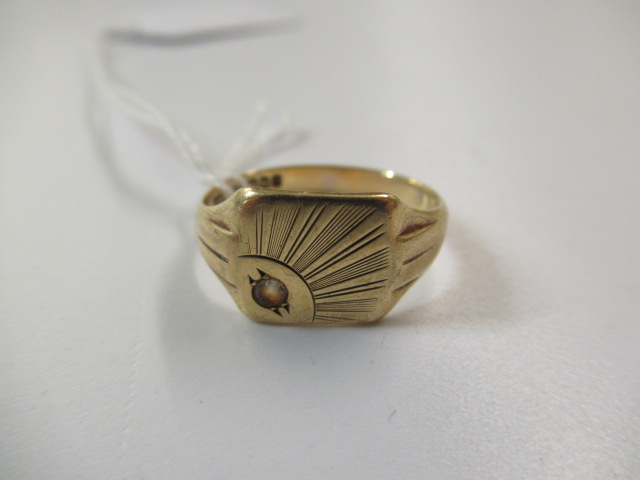 9CT GOLD RING Image