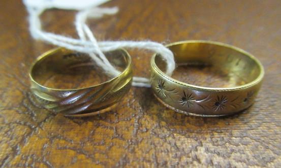 TWO 9CT GOLD RINGS Image