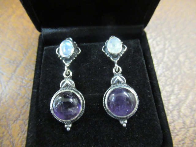 PAIR OF SILVER AND AMETHYST EARRINGS Image