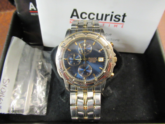 CASED ACCURIST GENTS WRISTWATCH Image