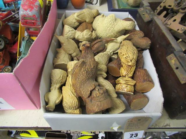 SET OF BIRD CHESS PIECES Image