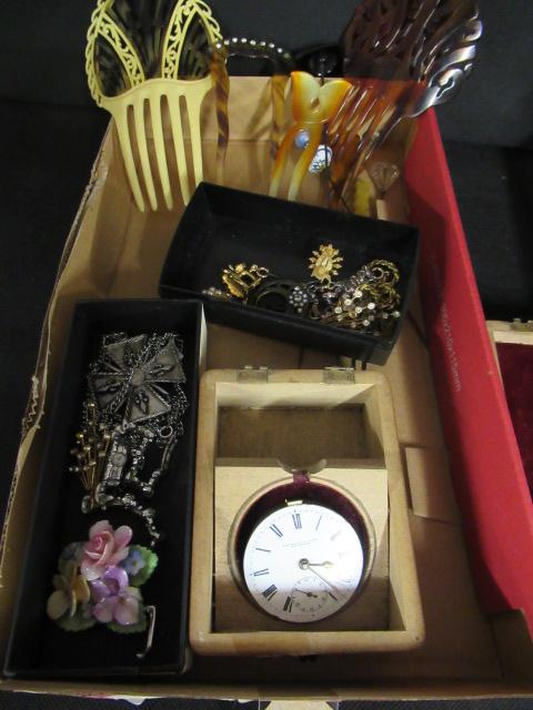 BOX OF JEWELLERY AND COLLECTABLES Image