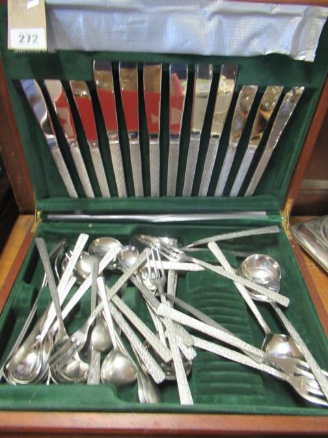 CANTEEN OF VINERS CUTLERY DESIGNED BY DEVLIN Image