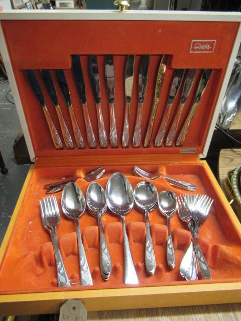 CANTEEN OF CUTLERY Image