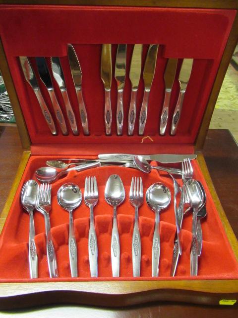 CANTEEN OF CUTLERY Image