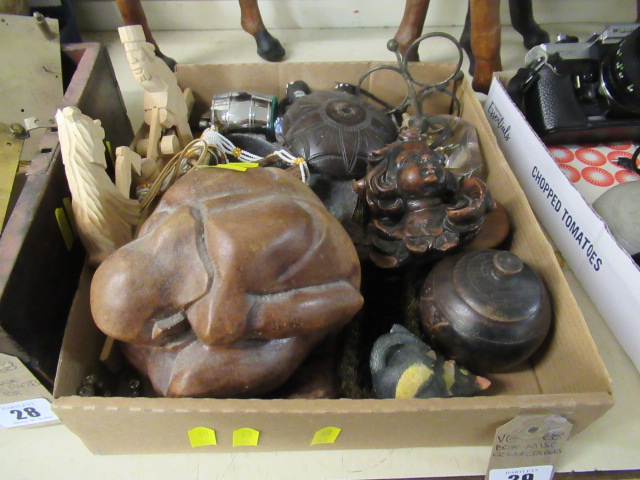 BOX OF MISCELLANEOUS COLLECTABLES Image