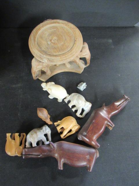 BOX OF AFRICAN WOODEN AND SOAPSTONE ANIMALS Image