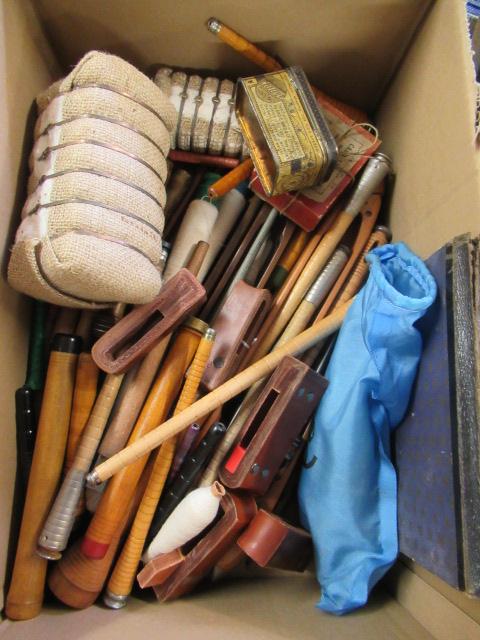 BOX OF WEAVERS ITEMS Image