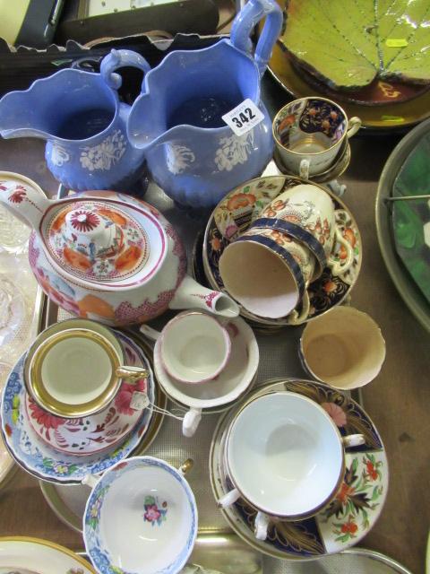 TRAY OF IMARI CUPS  SAUCERS AND OTHER CHINA TEAWARE Image