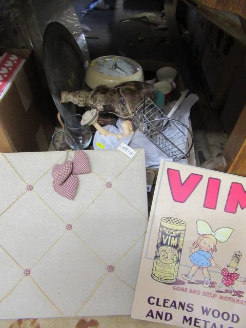 BOX OF MISCELLANEOUS INCLUDING TWO KITCHEN CLOCKS Image