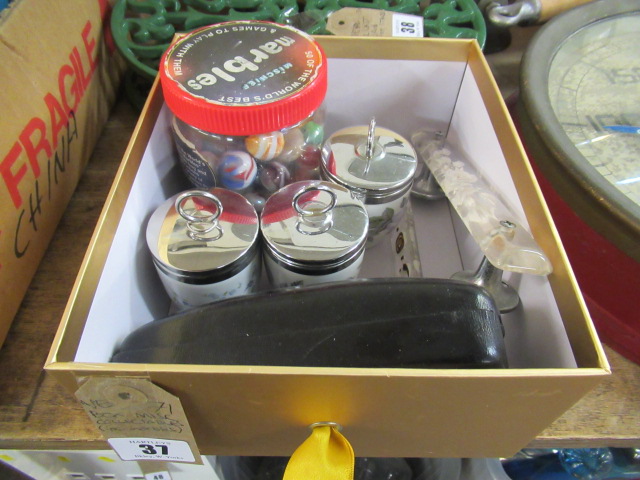 BOX OF MISCELLANEOUS COLLECTABLES Image