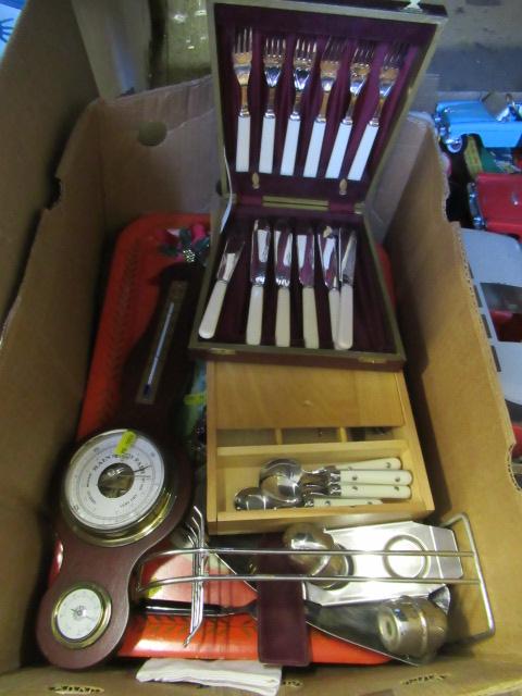 BOX OF MISCELLANEOUS ITEMS Image