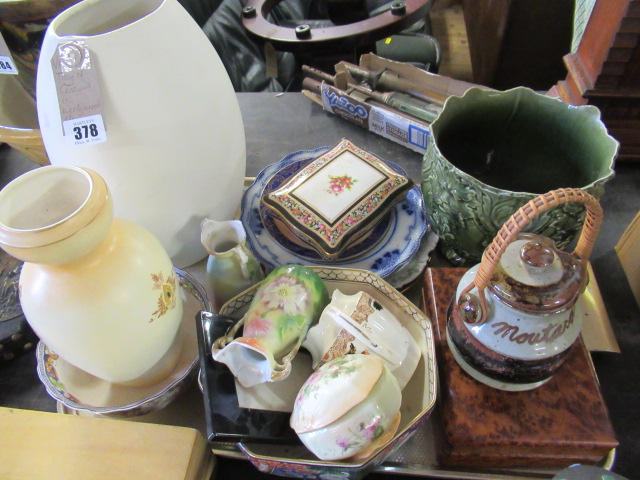 TRAY OF CERAMICS INCLUDING WEDGWOOD ETC Image