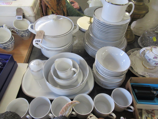 QUANTITY OF DINNERWARE Image