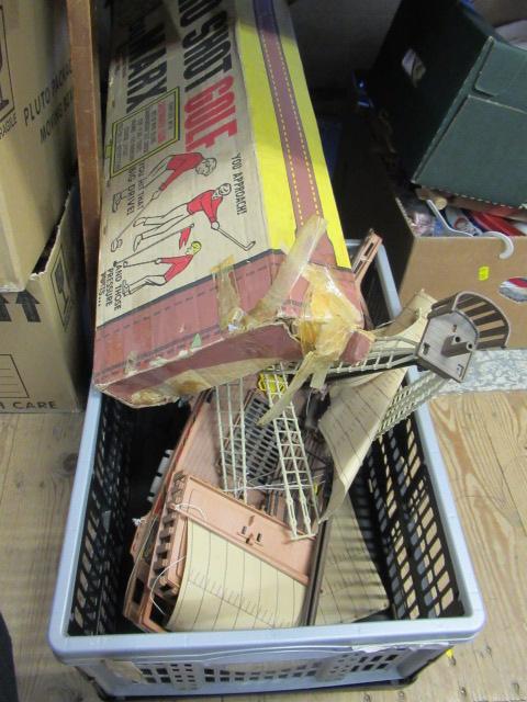 TOY GALLEON   PUPPET AND PRO GOLF SHOT GAME Image