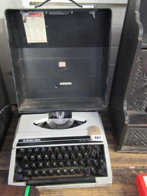 SILVER REED MANUAL TYPEWRITER Image