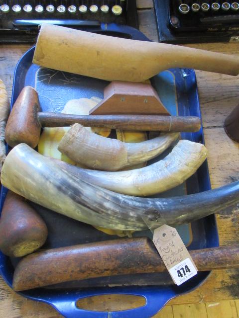 TRAY OF COW HORNS ETC Image