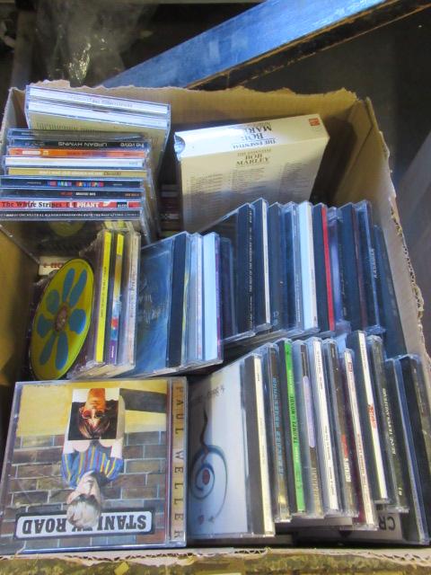 BOX OF CDS INCLUDING PAUL WELLER ETC Image