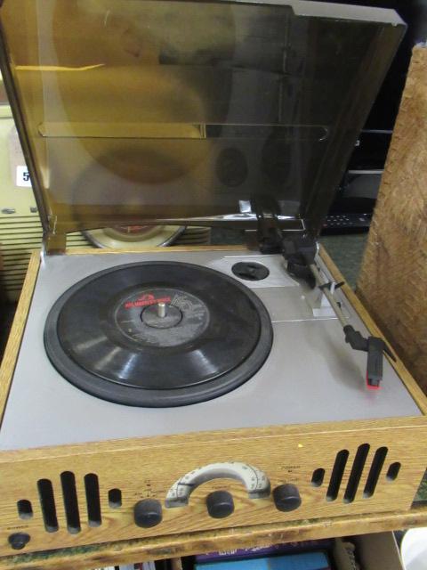 RECORD PLAYER/RADIO Image